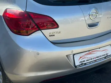 Opel Astra J