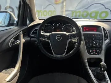 Opel Astra J
