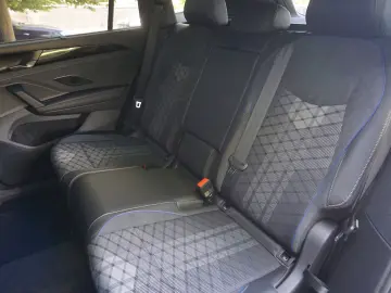 Volkswagen Tayron 2.0 TDI 4MOTION R-Line-Black