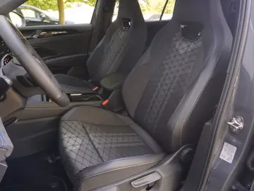 Volkswagen Tayron 2.0 TDI 4MOTION R-Line-Black