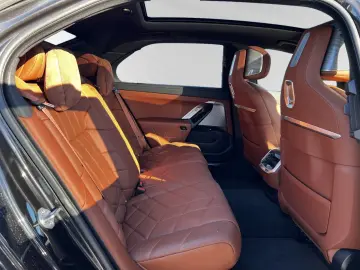 BMW 750e xDrive Autobahnass. DA&PAProf. Head-Up Mass