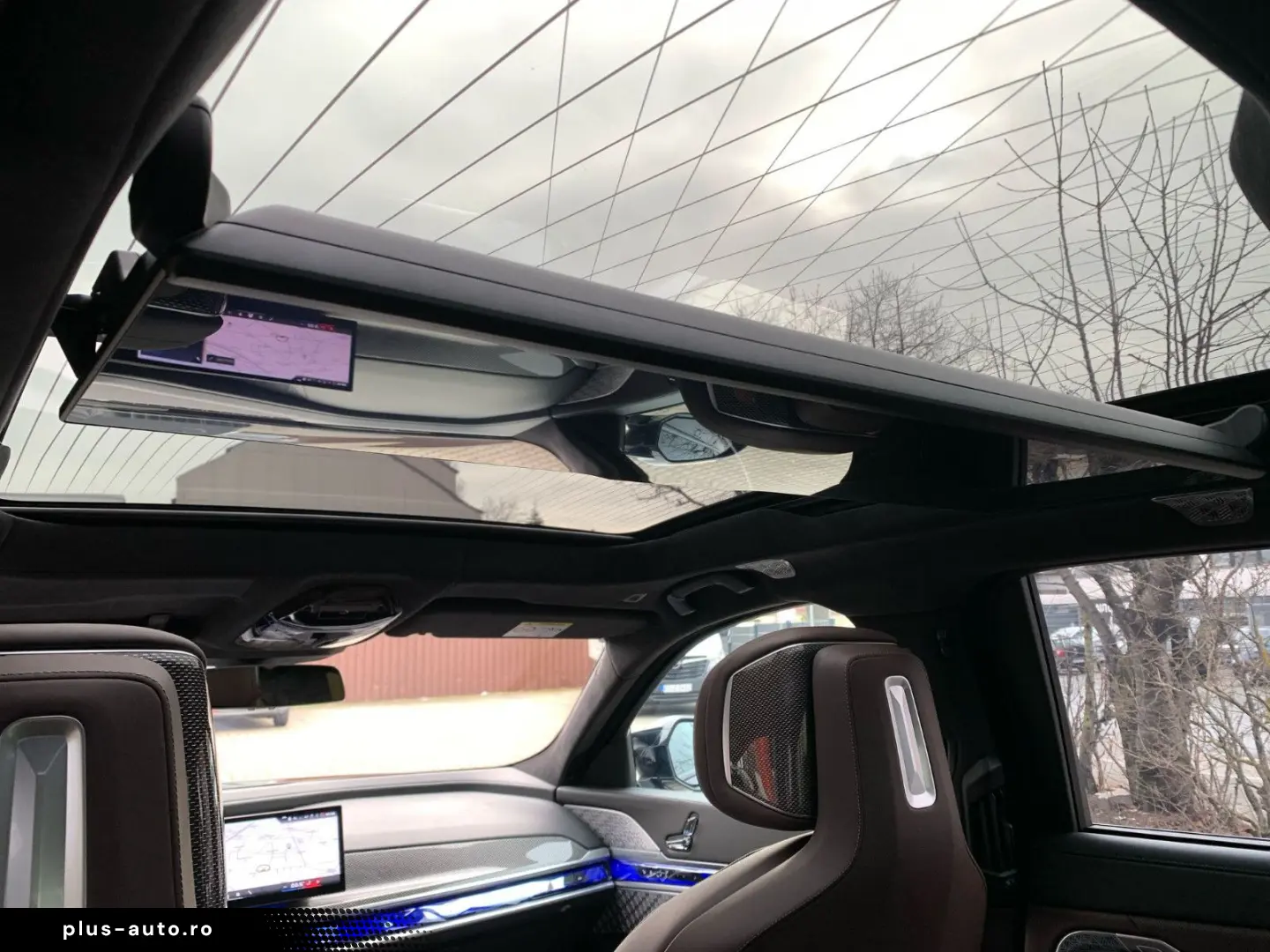 BMW 760 M760e xDrive B&W SKY LOUNGE