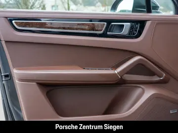 PORSCHE Cayenne E-Hybrid Coupe Sport Design Luftfederung