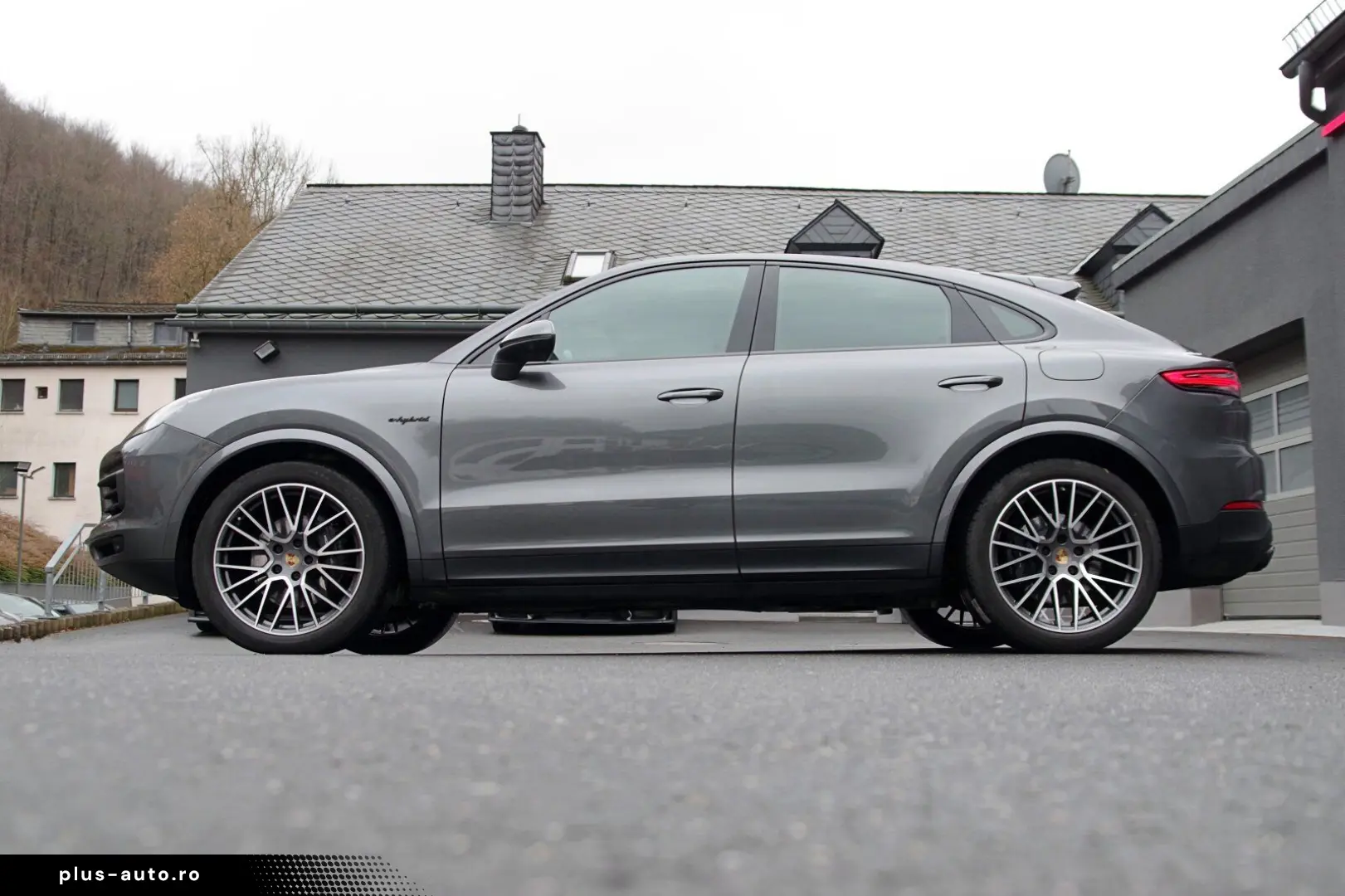 PORSCHE Cayenne Coupe E-Hybrid Luft InnoDrive 18-W 360