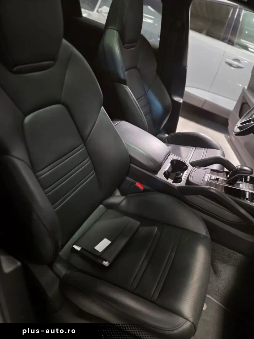 PORSCHE Cayenne Coupe E-Hybrid