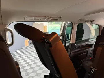 Mercedes-Benz Vito Tourer 116 CDI Pro extralung 9- Locuri