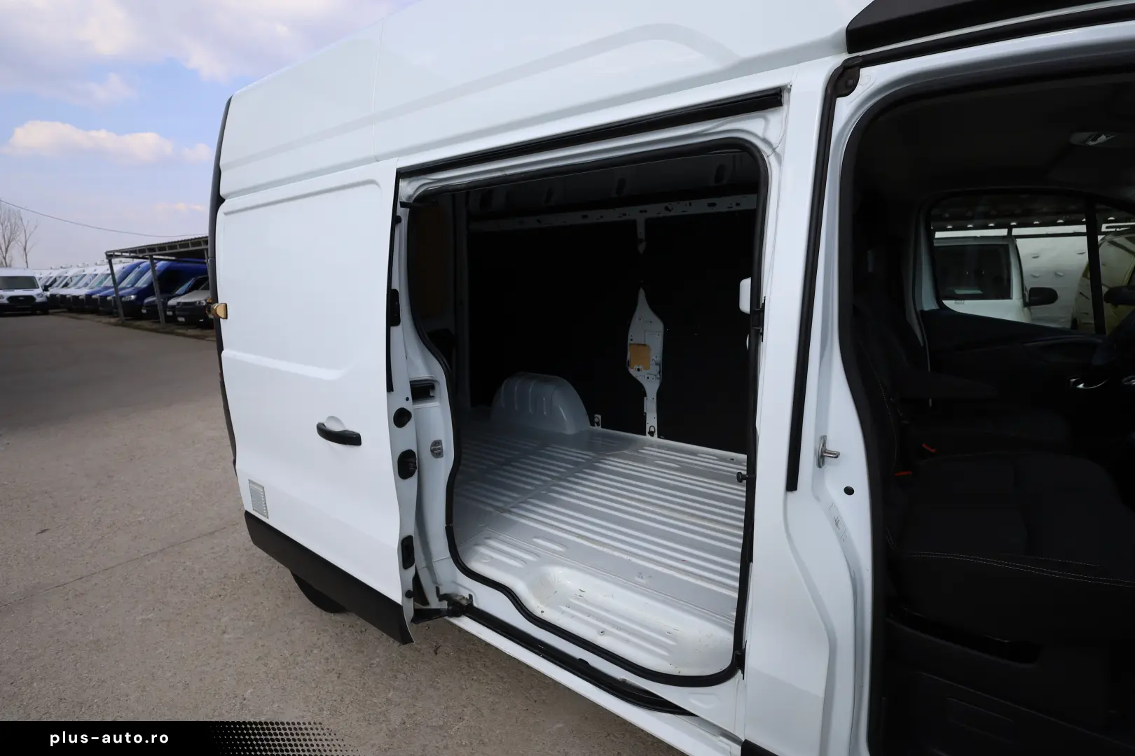 Renault Trafic L2H2 2.0D 145CP