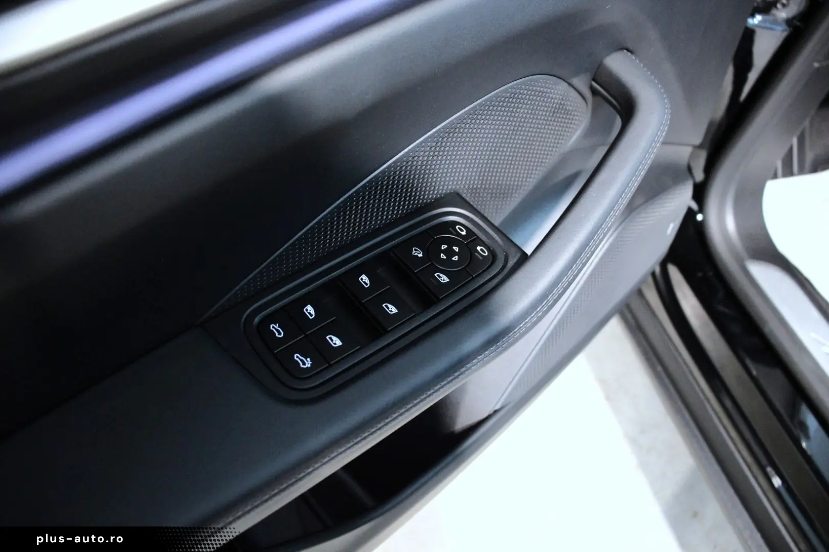 PORSCHE Macan 4  LED ACC BOSE KAM Ambiente DAB AppleCP