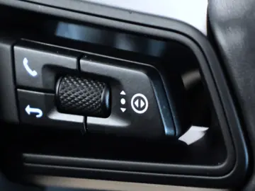 PORSCHE Macan 4  LED ACC BOSE KAM Ambiente DAB AppleCP