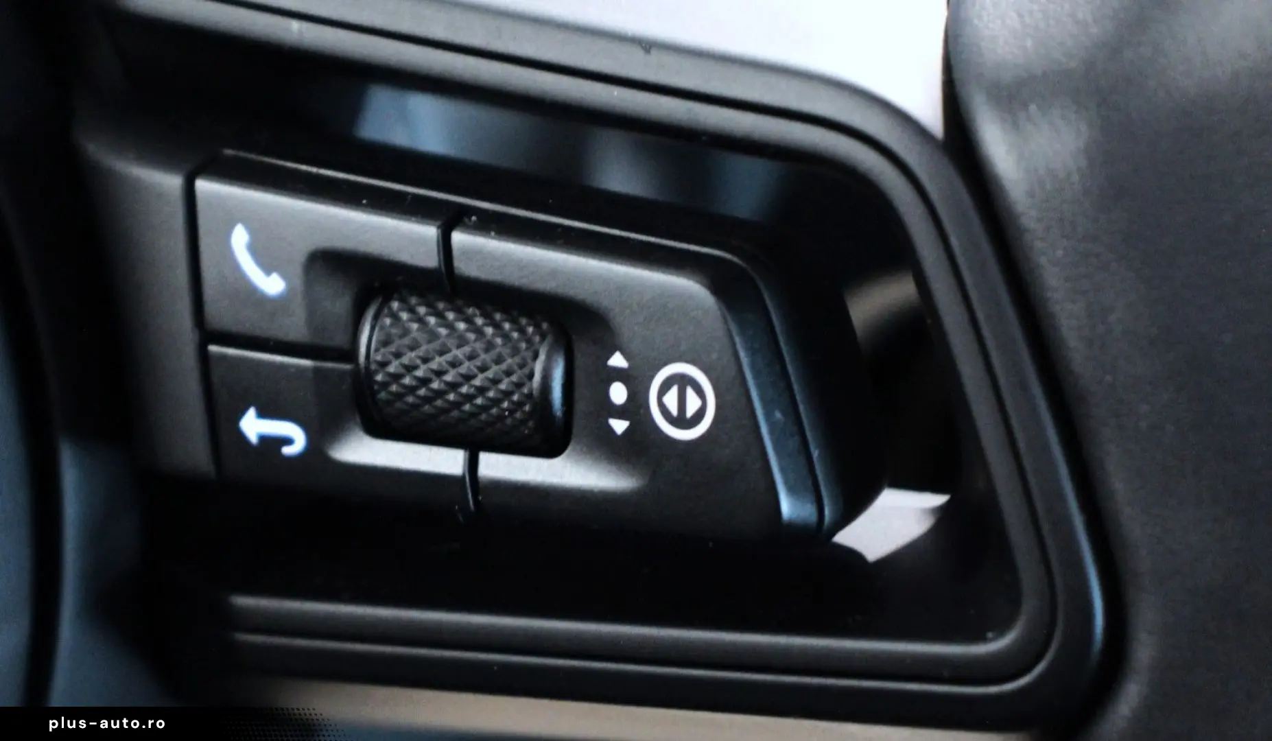 PORSCHE Macan 4  LED ACC BOSE KAM Ambiente DAB AppleCP