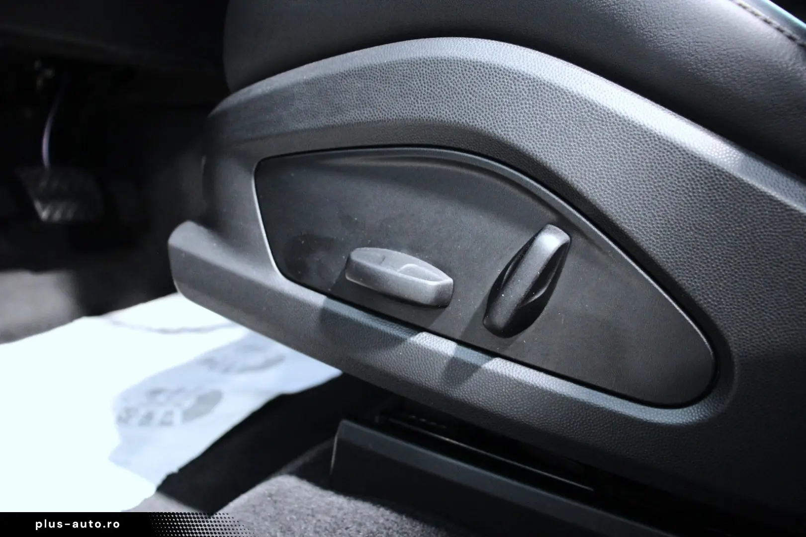 PORSCHE Macan 4  LED ACC BOSE KAM Ambiente DAB AppleCP