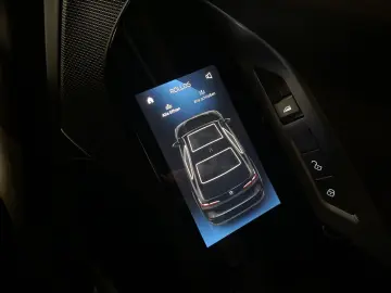 BMW 750e xDrive M Sport TV-Fond-Entertainment