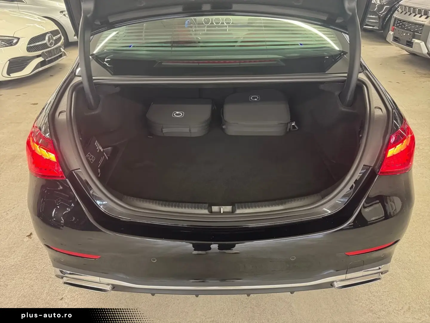 Mercedes-Benz C 300 e AMG Digital Light Distronic