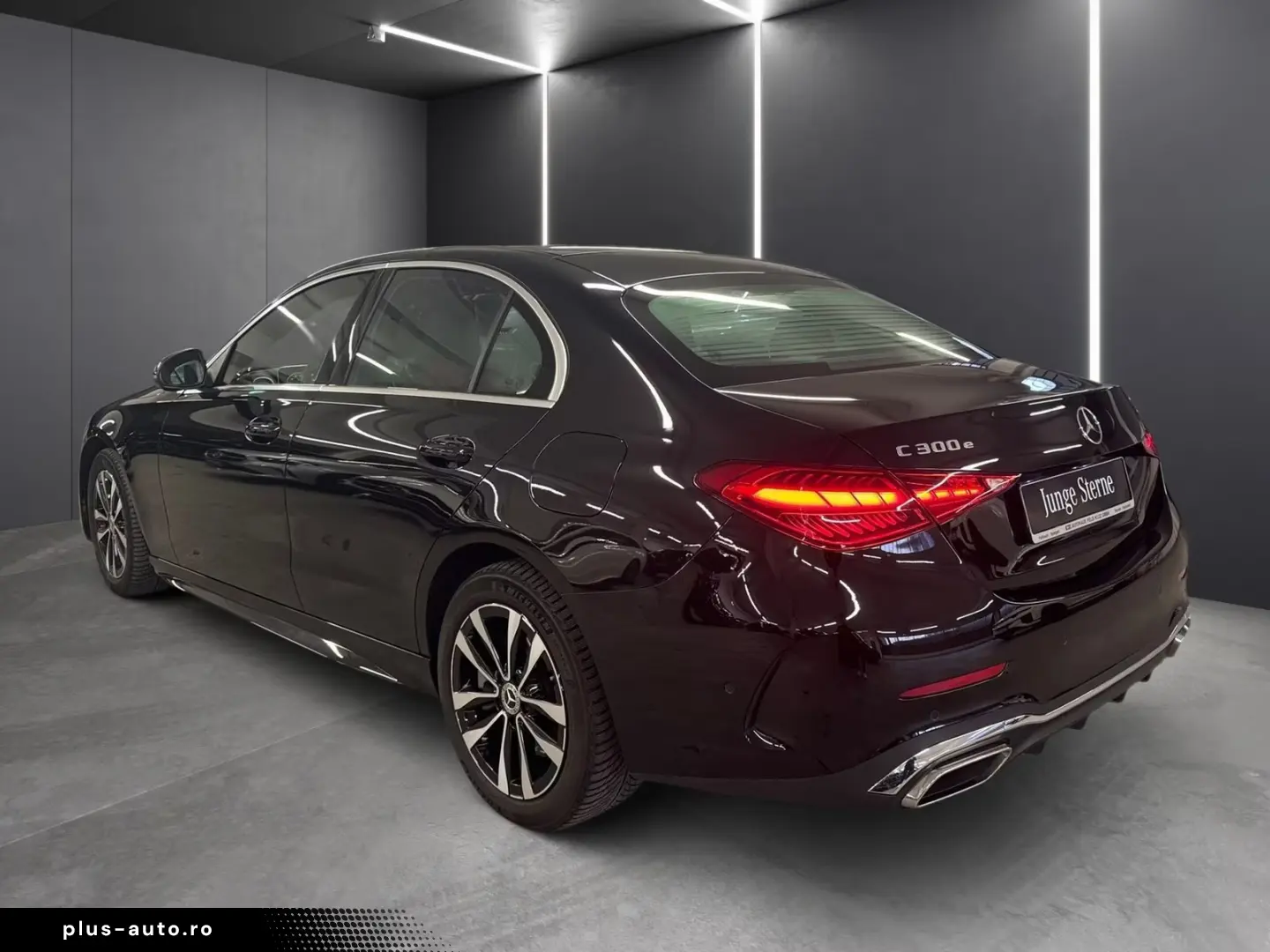 Mercedes-Benz C 300 e AMG Digital Light Distronic