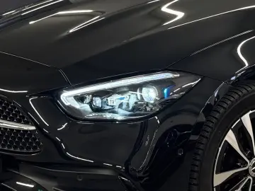 Mercedes-Benz C 300 e AMG Digital Light Distronic