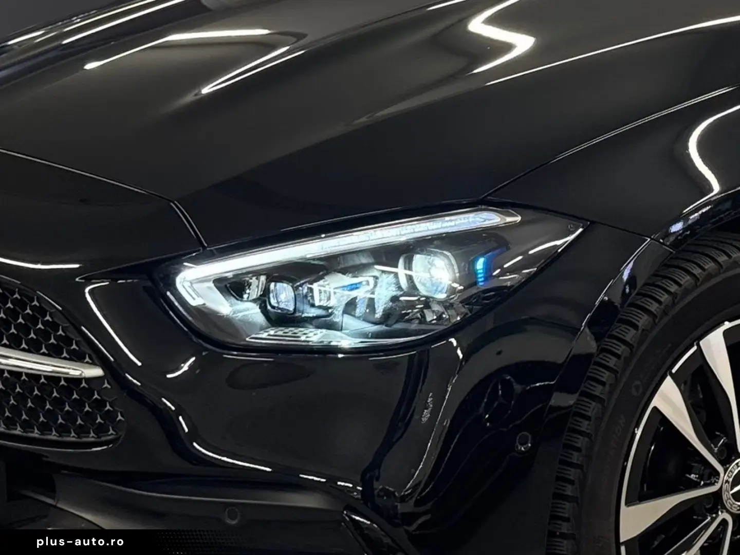 Mercedes-Benz C 300 e AMG Digital Light Distronic