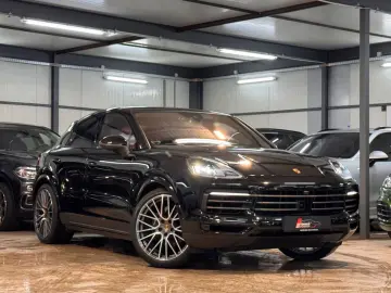 PORSCHE Cayenne Coupe Platinum DIST AIR PANO CHRONO 360