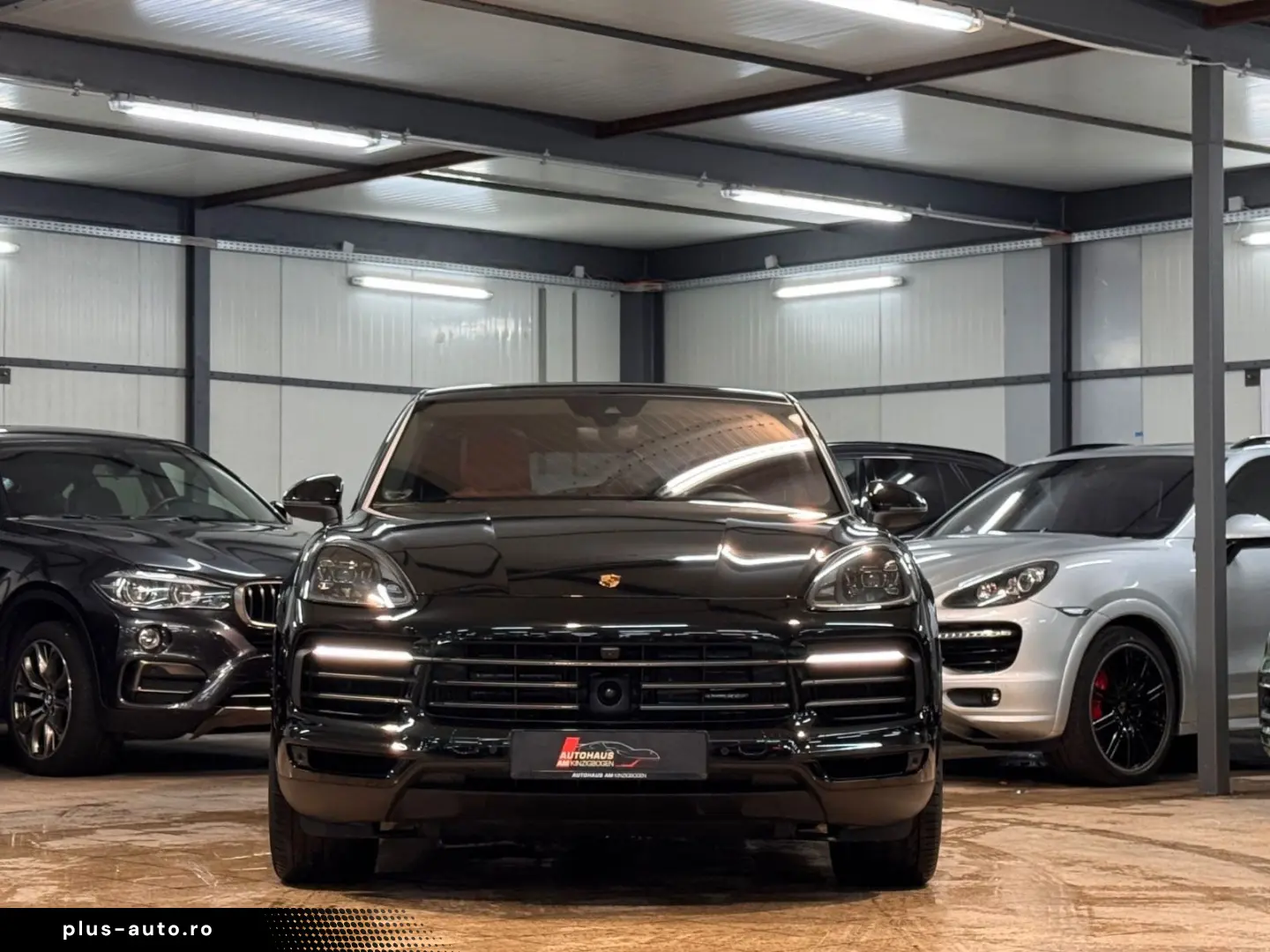 PORSCHE Cayenne Coupe Platinum DIST AIR PANO CHRONO 360