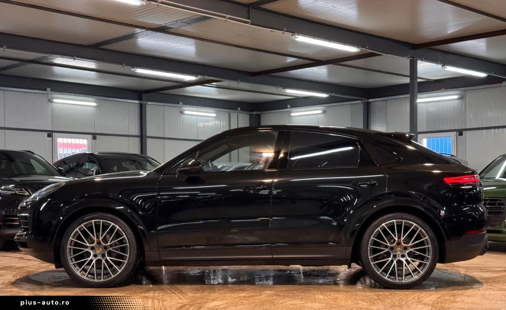 PORSCHE Cayenne Coupe Platinum DIST AIR PANO CHRONO 360