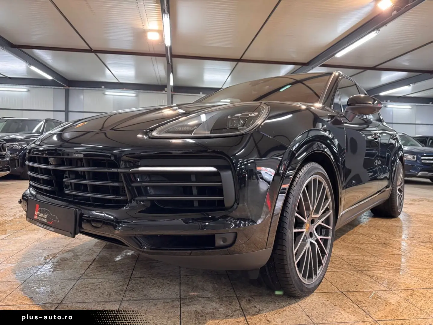 PORSCHE Cayenne Coupe Platinum DIST AIR PANO CHRONO 360