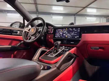PORSCHE Cayenne Coupe Platinum DIST AIR PANO CHRONO 360
