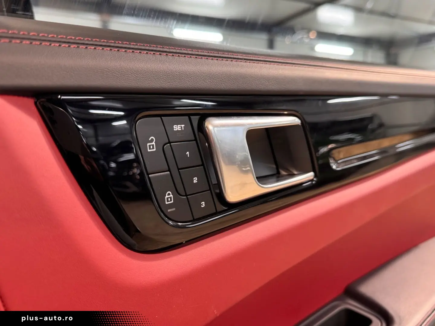 PORSCHE Cayenne Coupe Platinum DIST AIR PANO CHRONO 360