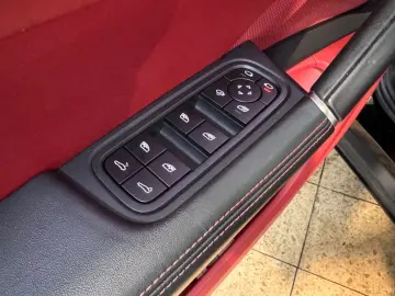 PORSCHE Cayenne Coupe Platinum DIST AIR PANO CHRONO 360