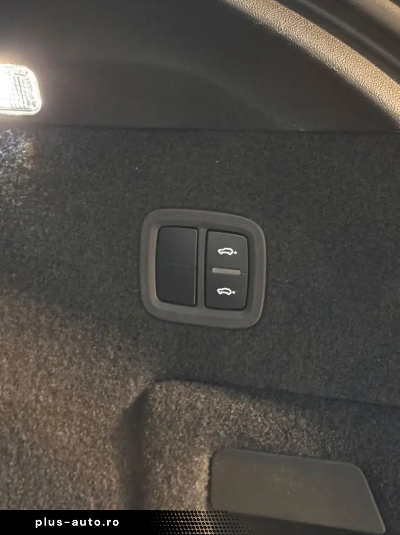 PORSCHE Cayenne Coupe Platinum DIST AIR PANO CHRONO 360