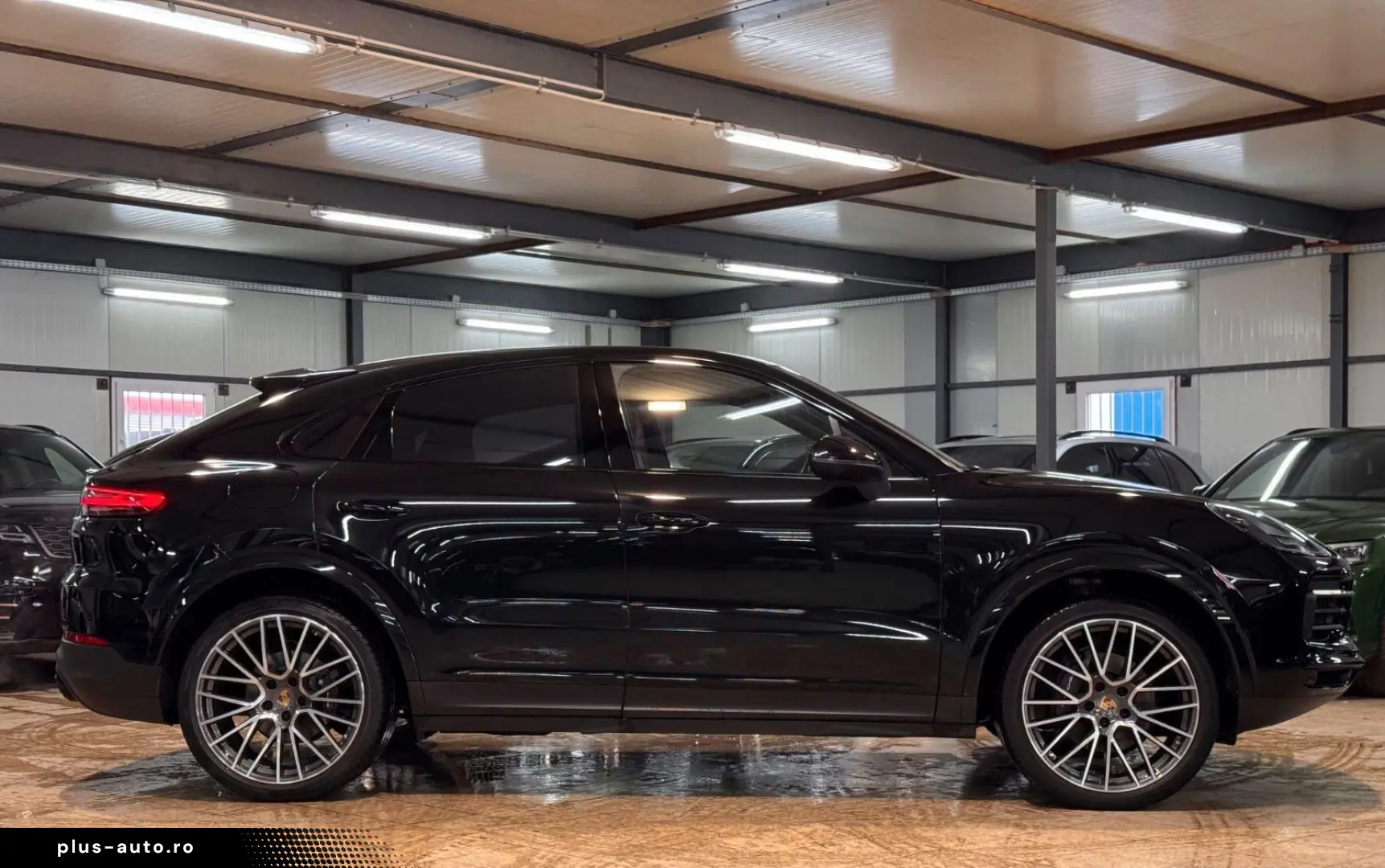 PORSCHE Cayenne Coupe Platinum DIST AIR PANO CHRONO 360