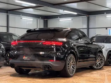 PORSCHE Cayenne Coupe Platinum DIST AIR PANO CHRONO 360