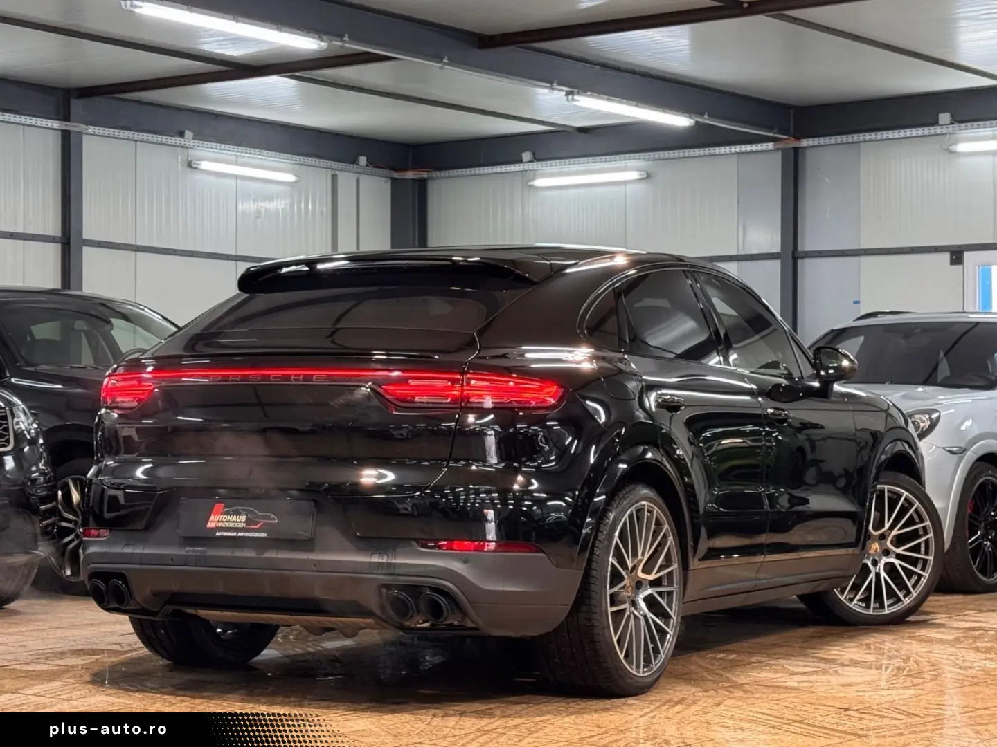 PORSCHE Cayenne Coupe Platinum DIST AIR PANO CHRONO 360