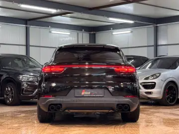 PORSCHE Cayenne Coupe Platinum DIST AIR PANO CHRONO 360