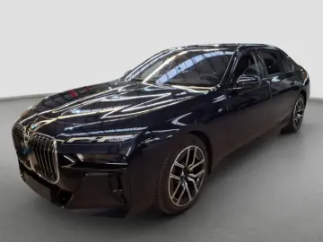 BMW 740 d xDrive MSport PanSkyDACH Iconic Standhzg