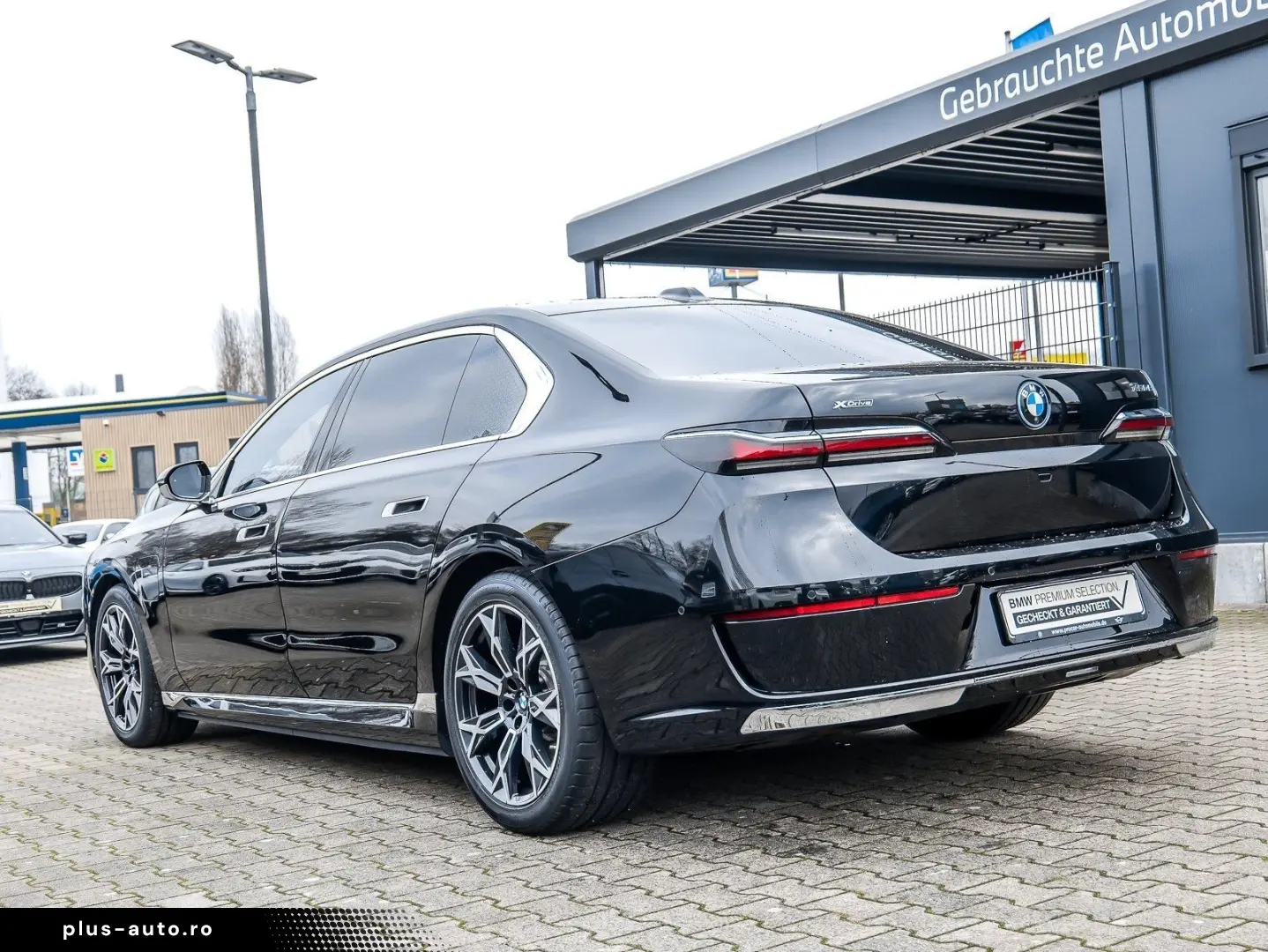 BMW 750e xDrive Pano DAP PAP Massage Iconic Glow Exe