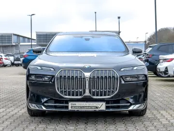 BMW 750e xDrive Pano DAP PAP Massage Iconic Glow Exe