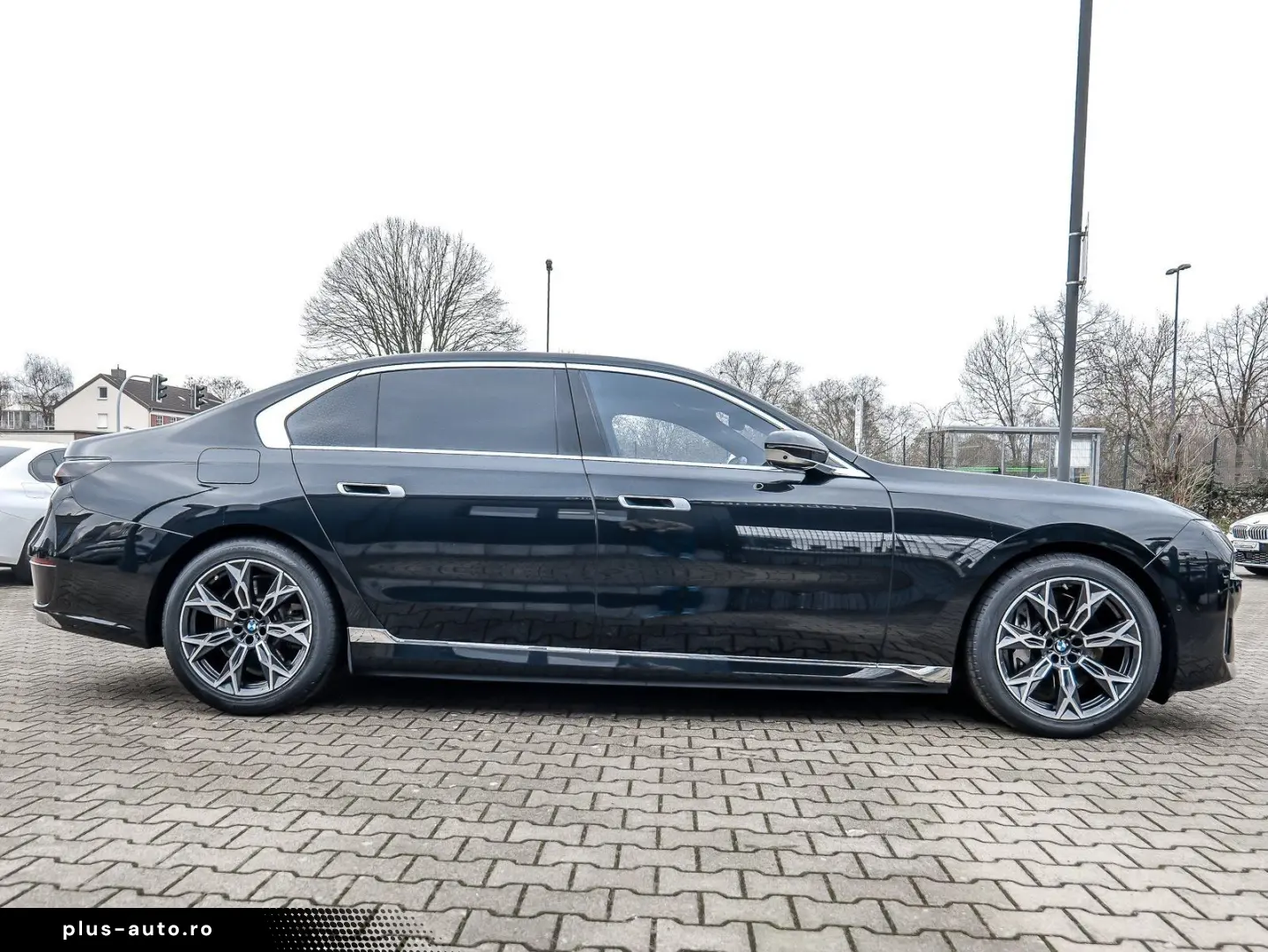 BMW 750e xDrive Pano DAP PAP Massage Iconic Glow Exe