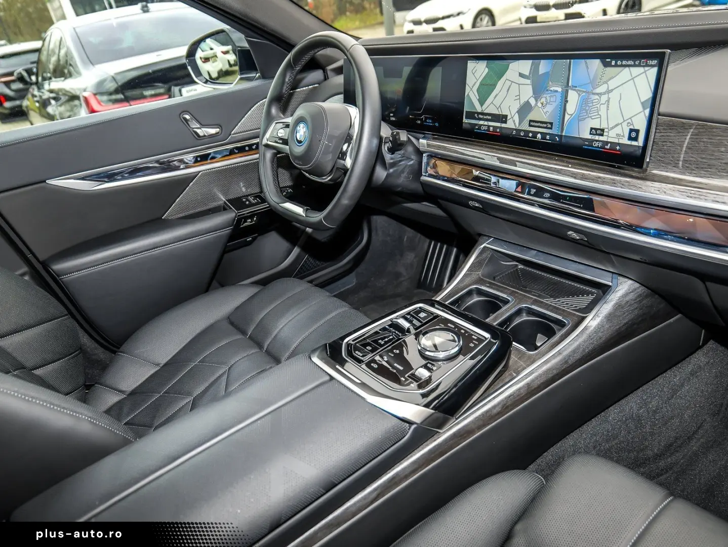 BMW 750e xDrive Pano DAP PAP Massage Iconic Glow Exe