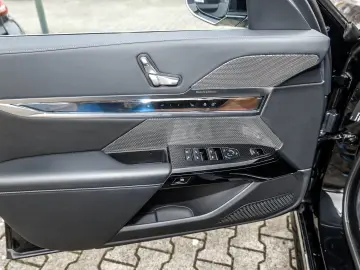 BMW 750e xDrive Pano DAP PAP Massage Iconic Glow Exe