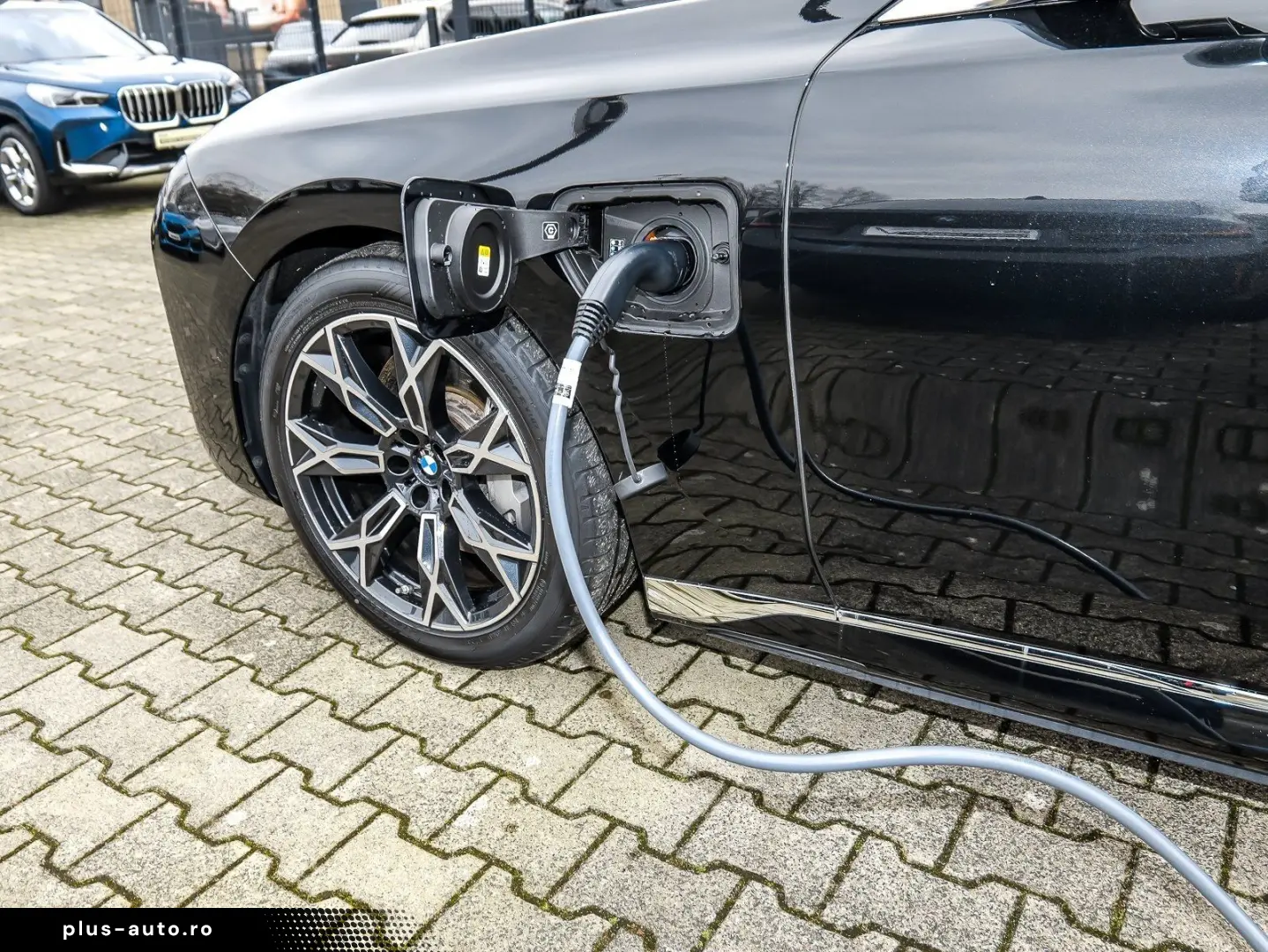 BMW 750e xDrive Pano DAP PAP Massage Iconic Glow Exe