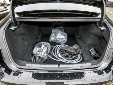 BMW 750e xDrive Pano DAP PAP Massage Iconic Glow Exe