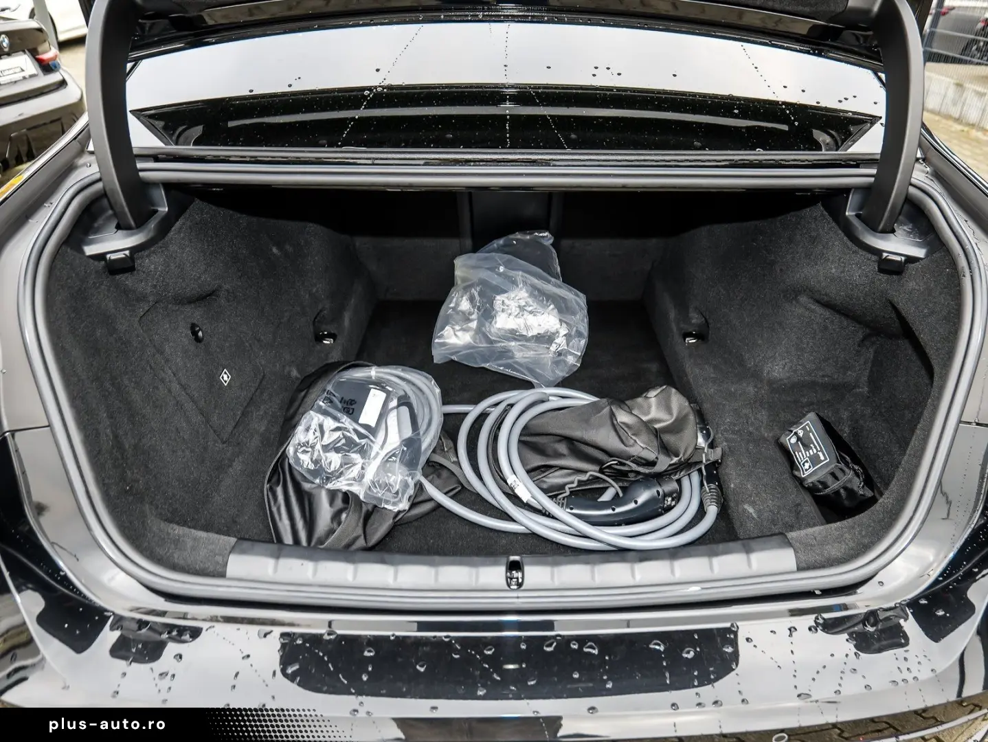 BMW 750e xDrive Pano DAP PAP Massage Iconic Glow Exe