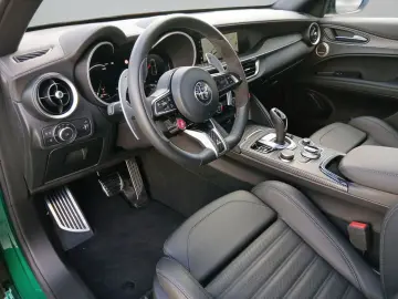 ALFA ROMEO Stelvio 2.9 V6 Bi-Turbo QUADRIFOGLIO ACC LED SHZ