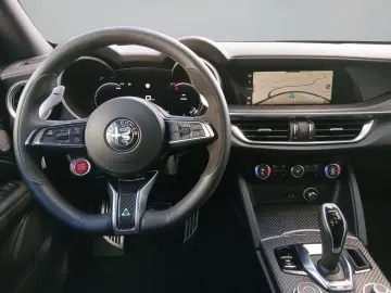 ALFA ROMEO Stelvio 2.9 V6 Bi-Turbo QUADRIFOGLIO ACC LED SHZ