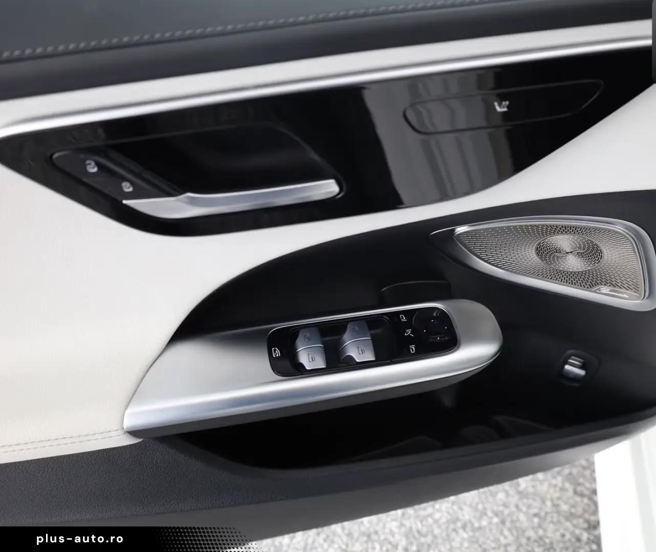 Mercedes-Benz C 200 d AMG NIGHT HEADUP