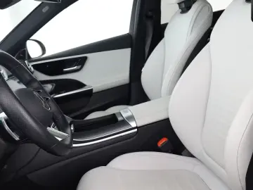 Mercedes-Benz C 200 d AMG NIGHT HEADUP