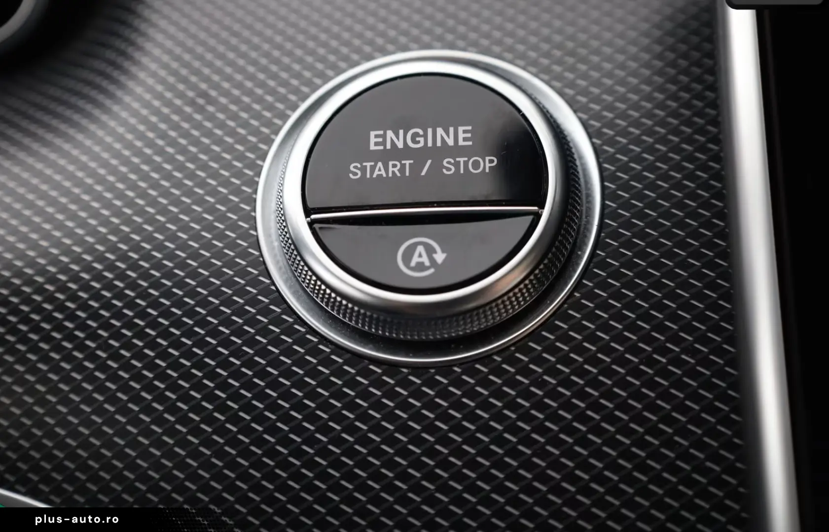 Mercedes-Benz C 200 d AMG NIGHT HEADUP