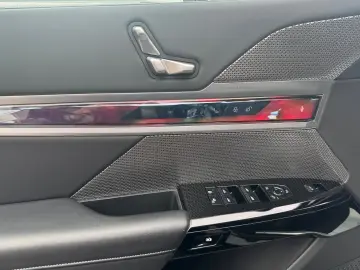 BMW 740 d xDrive M Sport Pro SHZ PANO