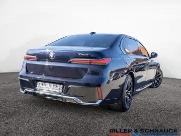 BMW 740d xDrive M-Sport STANDHZG PANO-SKY B&W