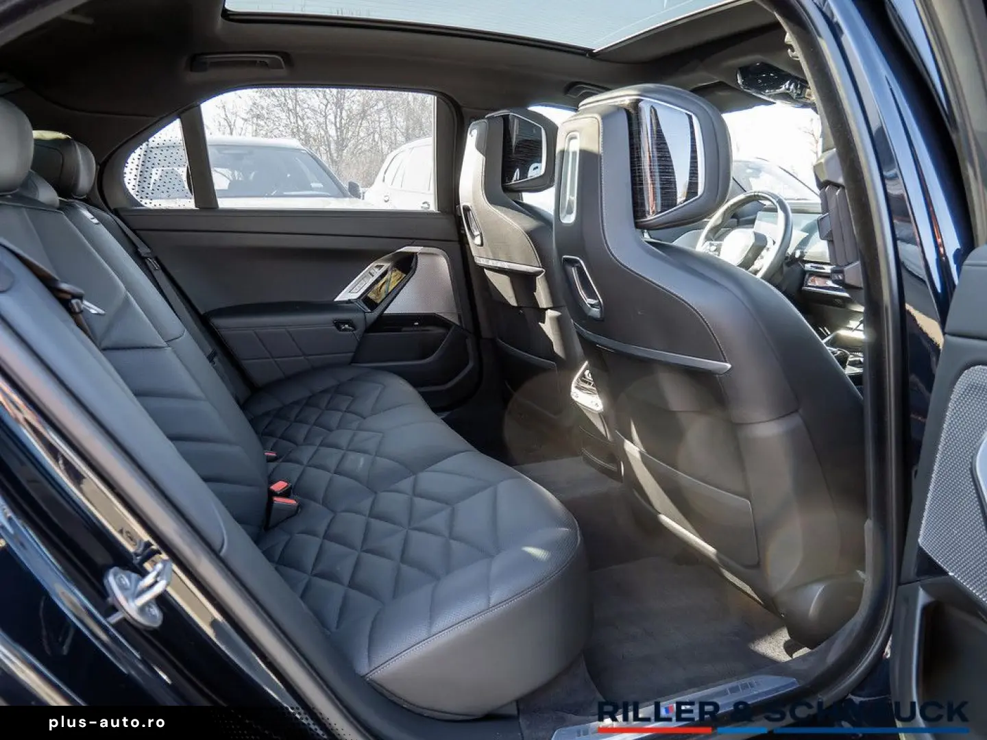 BMW 740d xDrive M-Sport STANDHZG PANO-SKY B&W