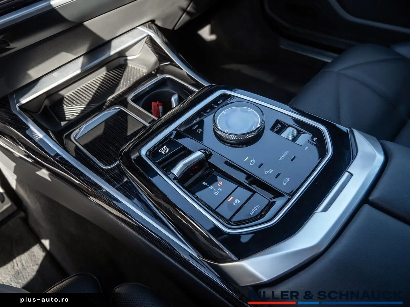 BMW 740d xDrive M-Sport STANDHZG PANO-SKY B&W